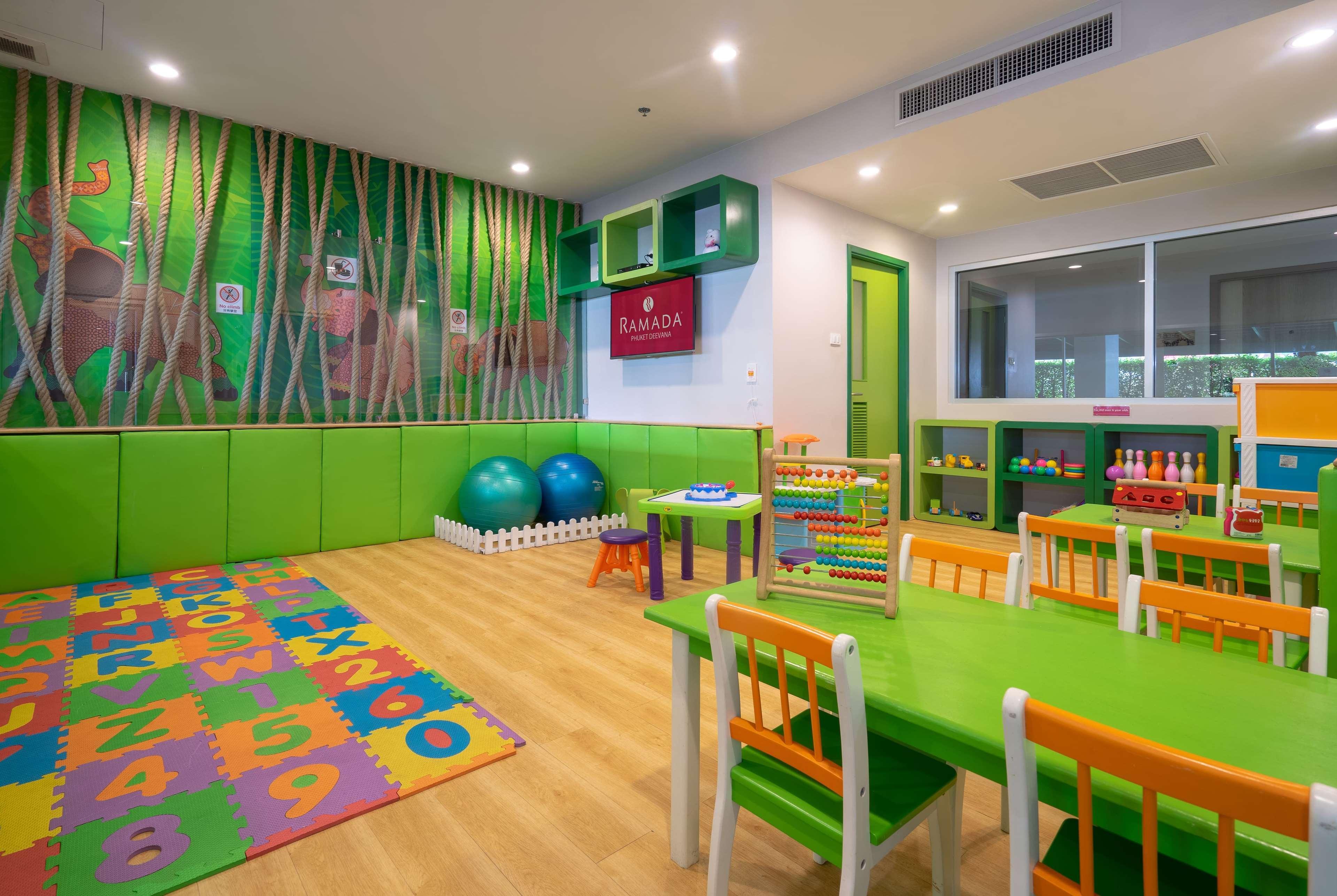 Khách sạn Ramada By Wyndham Phuket Deevana Patong
