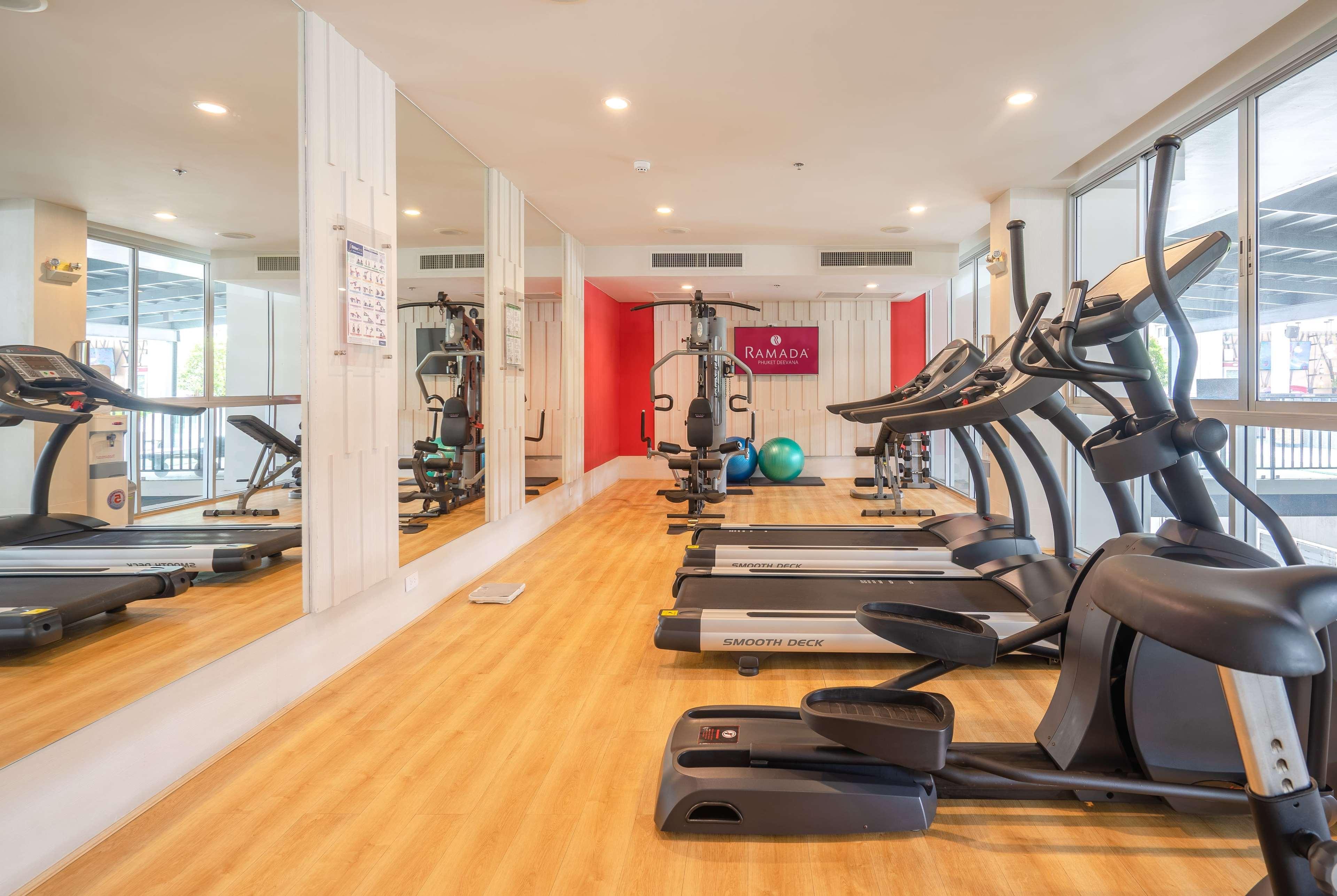 Khách sạn Ramada By Wyndham Phuket Deevana