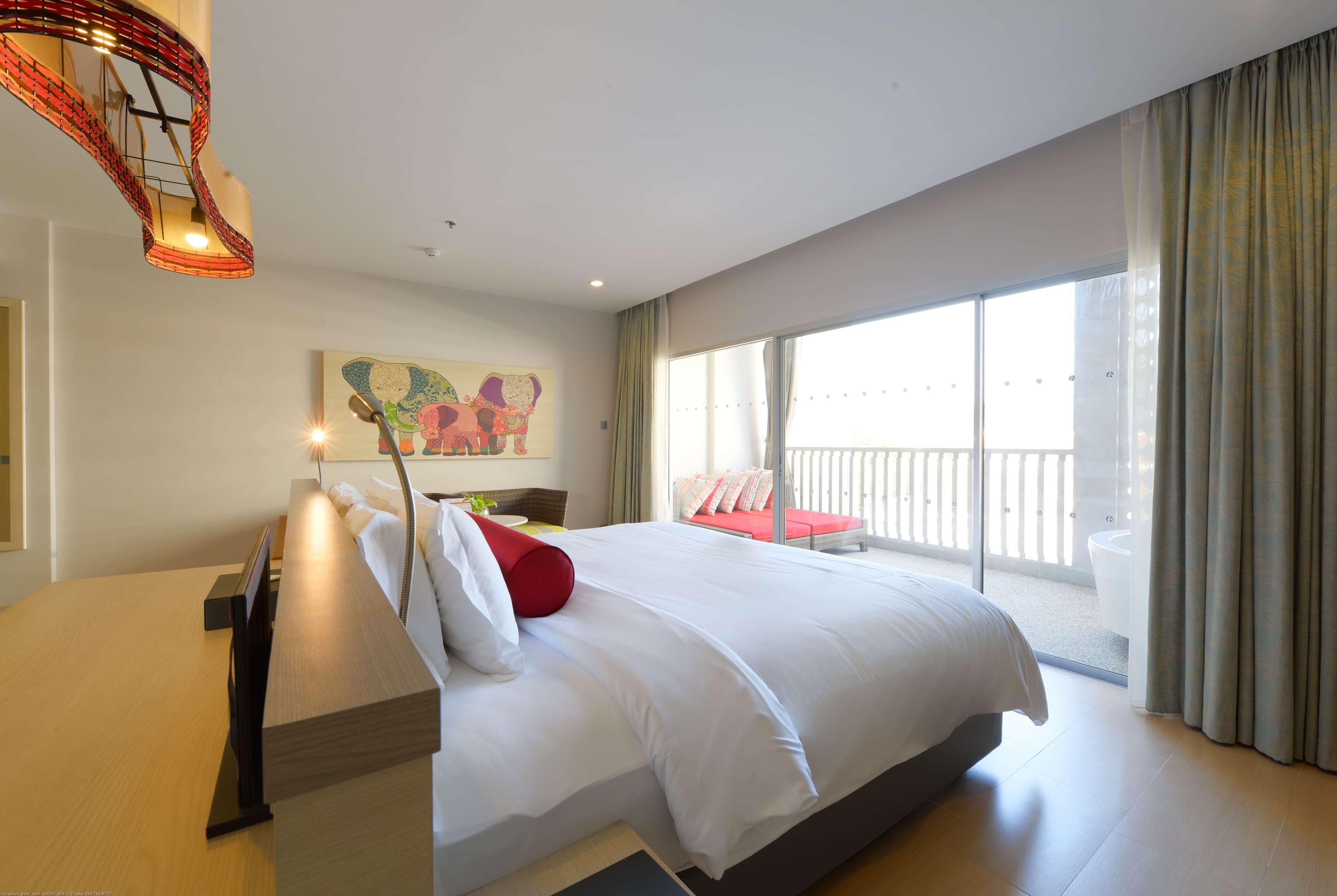 Khách sạn Ramada By Wyndham Phuket Deevana Patong