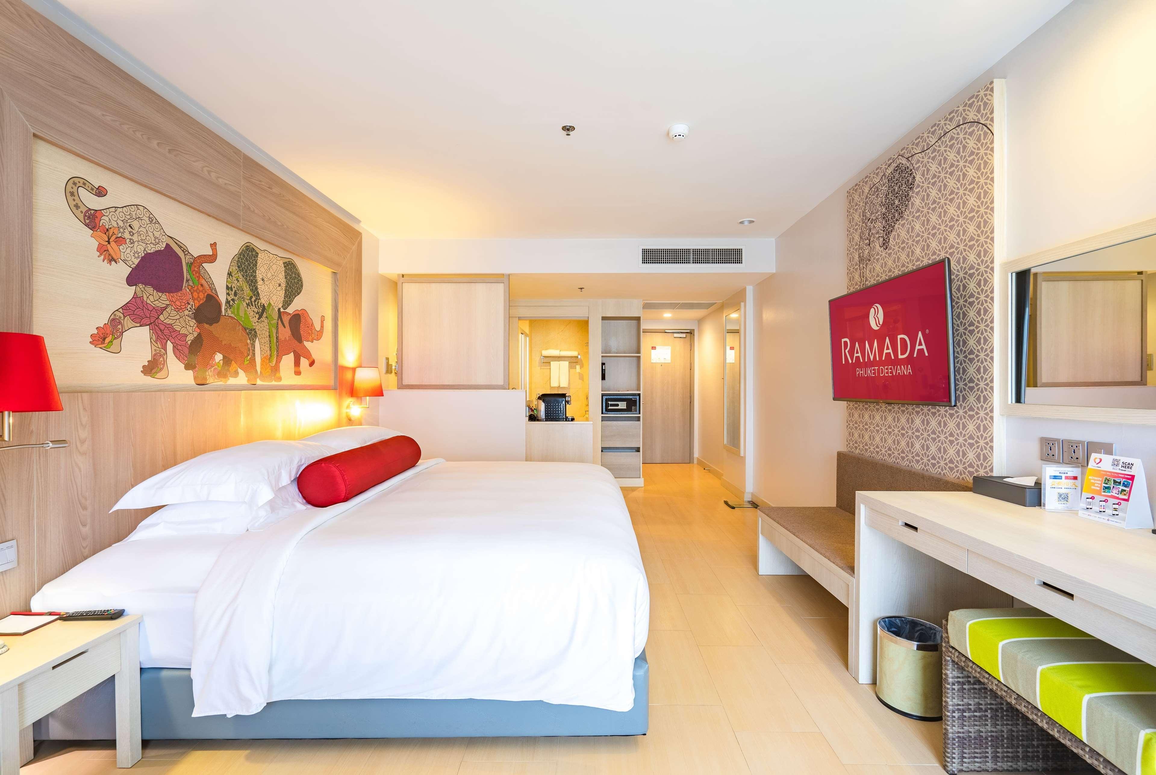 Khách sạn Ramada By Wyndham Phuket Deevana 4*